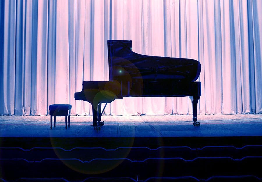 Blue-piano-on-stage