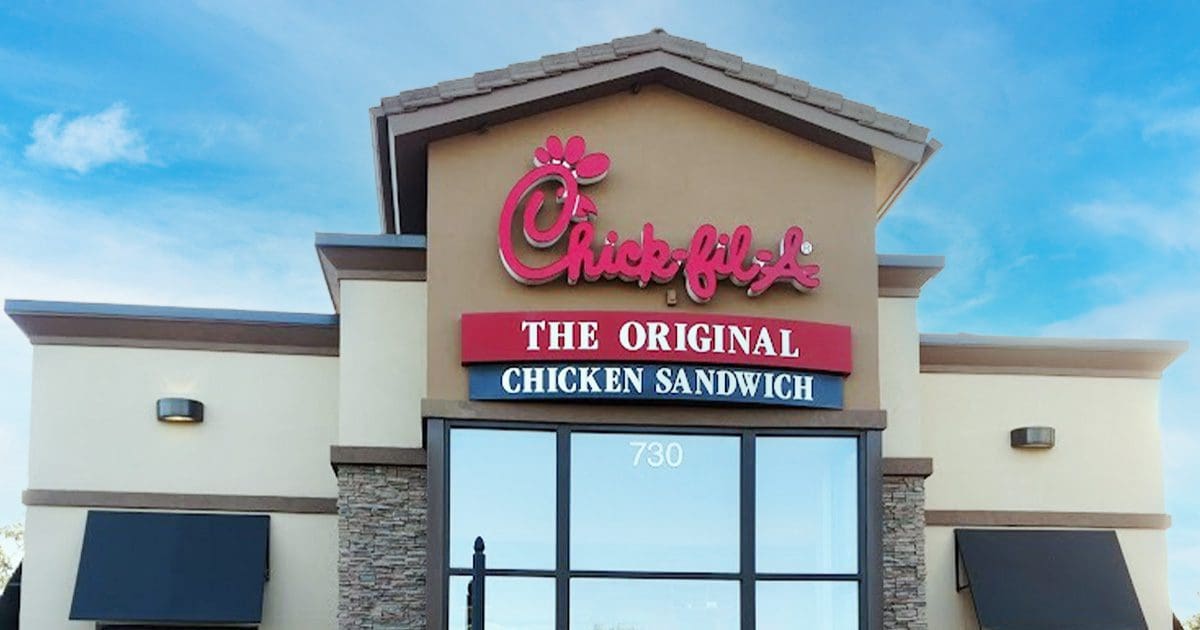 https://lakeandsumterstyle.com/wp-content/uploads/2023/03/chickfila.jpg