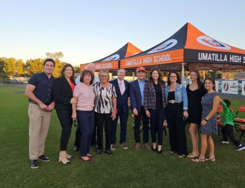 Umatilla High Honors Distinguished Alumni During Senior Night Celebration