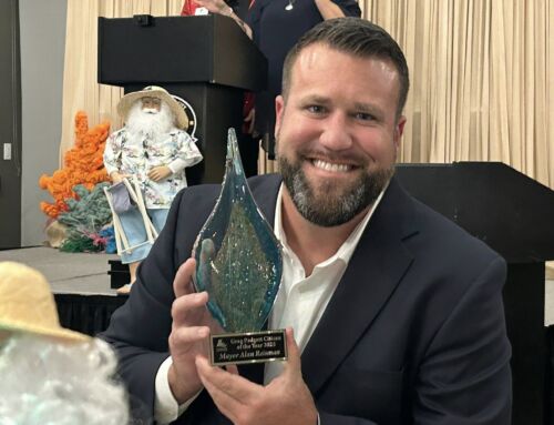 Leesburg Mayor Alan Reisman Receives Greg Padgett Citizen of the Year Award